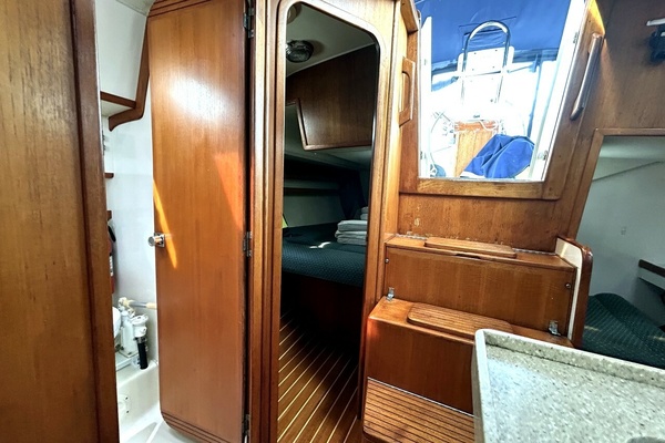 Free d Spirit 40ft Caliber Yacht For Sale