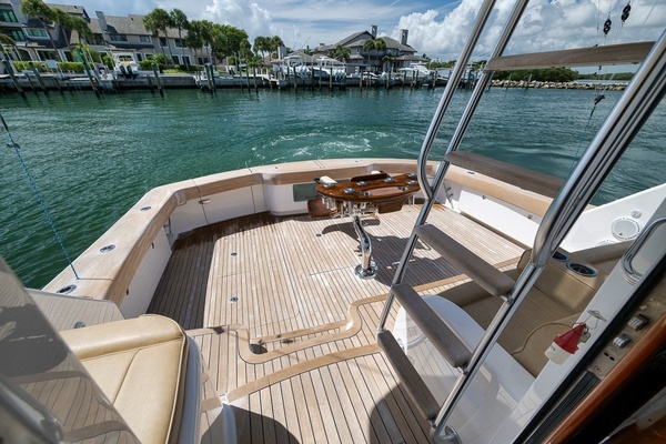 2017 Viking 62