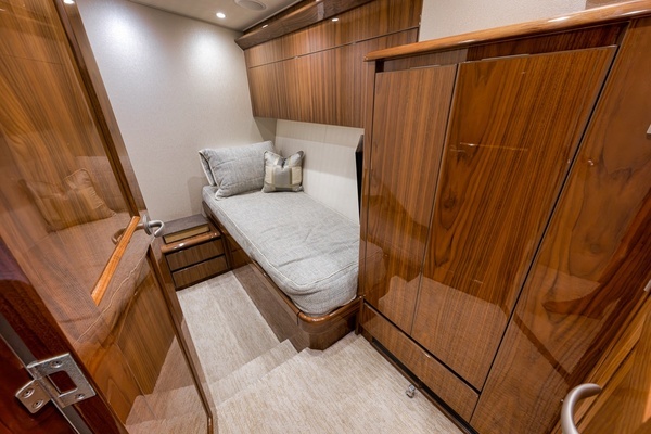 2017 Viking 62