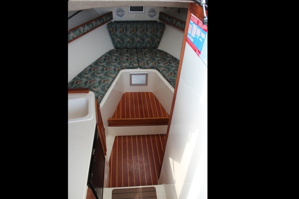 REEL ADDICTION 28ft Carolina Classic Yacht For Sale