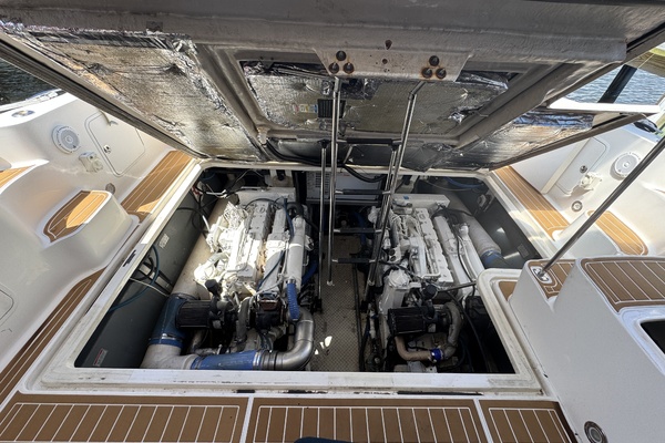 Crown  amp  Water 45ft Sea Ray Yacht For Sale