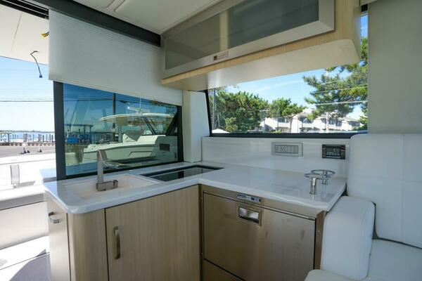 38ft Regal Yacht For Sale