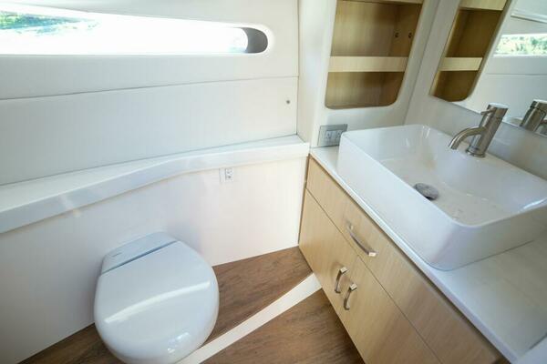 38ft Regal Yacht For Sale