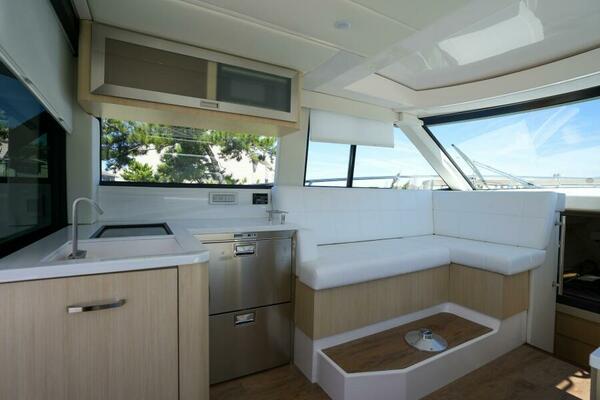 38ft Regal Yacht For Sale