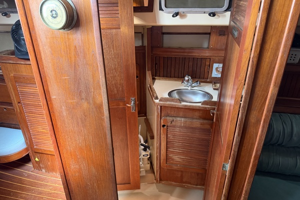 Freedom 38ft Island Packet Yacht For Sale