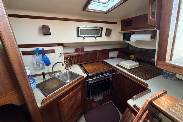 Freedom 38ft Island Packet Yacht For Sale