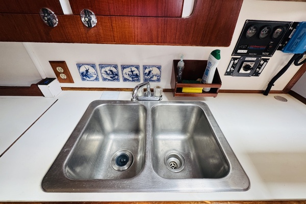Music II 41ft Catalina Morgan Yacht For Sale