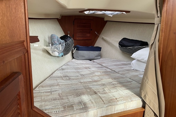 Bermuda Shorts 27ft Island Packet Yacht For Sale