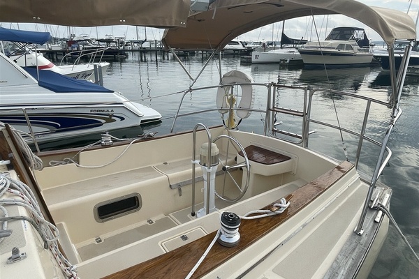 Bermuda Shorts 27ft Island Packet Yacht For Sale