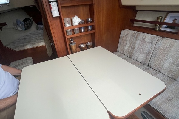 Bermuda Shorts 27ft Island Packet Yacht For Sale