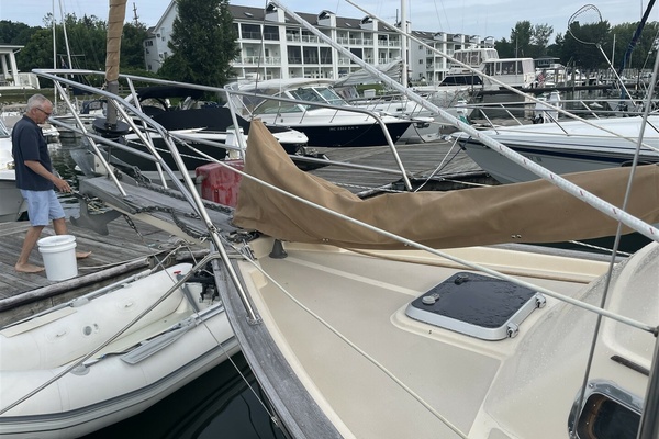 Bermuda Shorts 27ft Island Packet Yacht For Sale