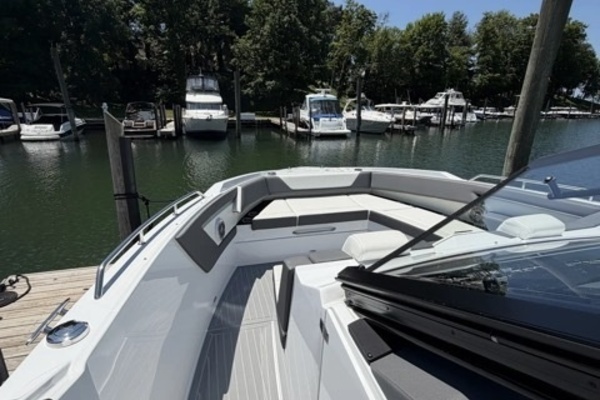 Cruisers Yachts  Yacht For Sale