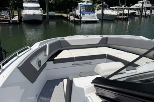Cruisers Yachts  Yacht For Sale
