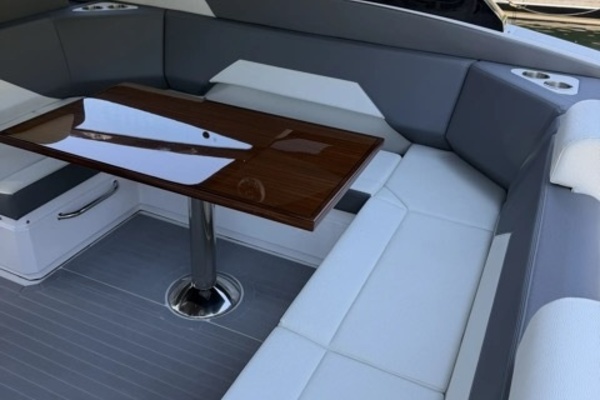 42ft Cruisers Yachts Yacht For Sale