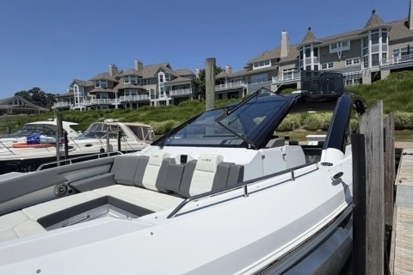 42ft Cruisers Yachts Yacht For Sale