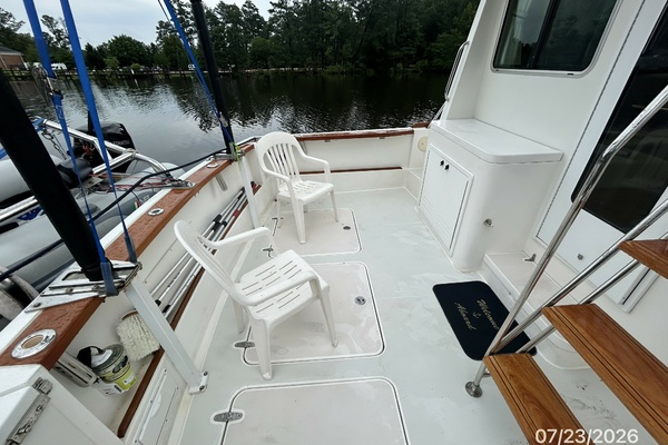42' Sabre cockpit port