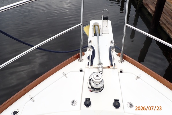 42' Sabre anchor windlass2