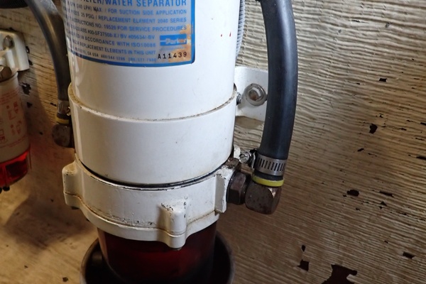 42' Sabre port Racor fuel filter