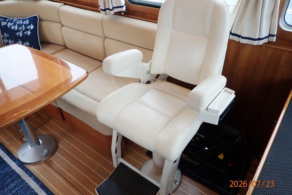 42' Sabre lower hem mate seat