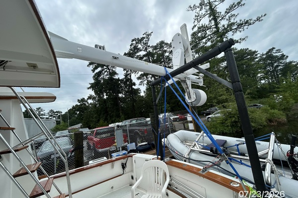 42' Sabre mast brace