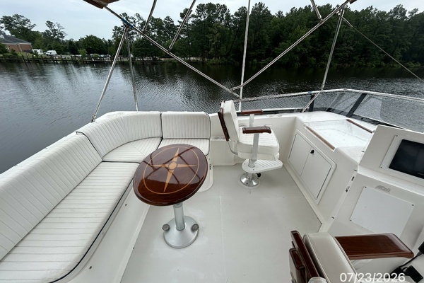 42' Sabre flybridge port