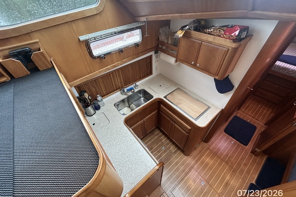 42' Sabre galley1