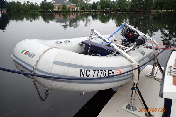 42' Sabre tender1
