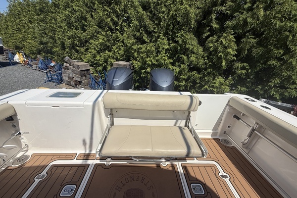 2016 Pursuit 34