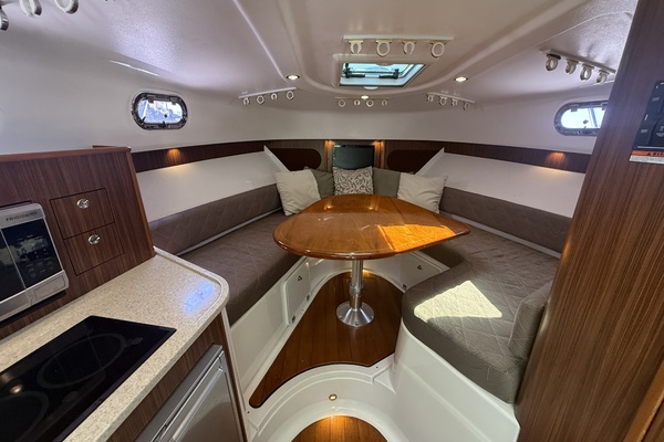 34ft Pursuit Yacht For Sale