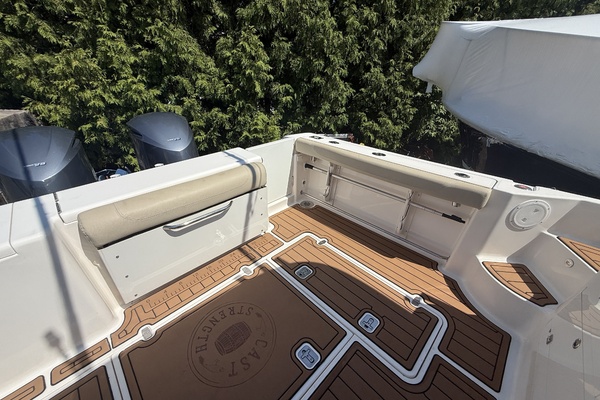 34ft Pursuit Yacht For Sale