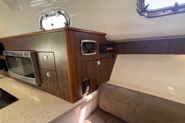 34ft Pursuit Yacht For Sale