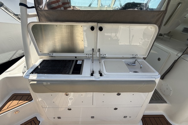 2016 Pursuit 34