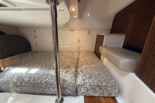 2016 Pursuit 34