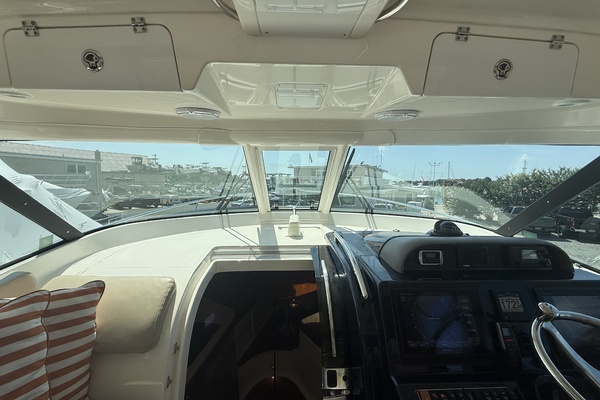 34ft Pursuit Yacht For Sale