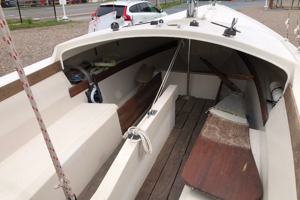 BETSY 19ft Stuart Marine Yacht For Sale