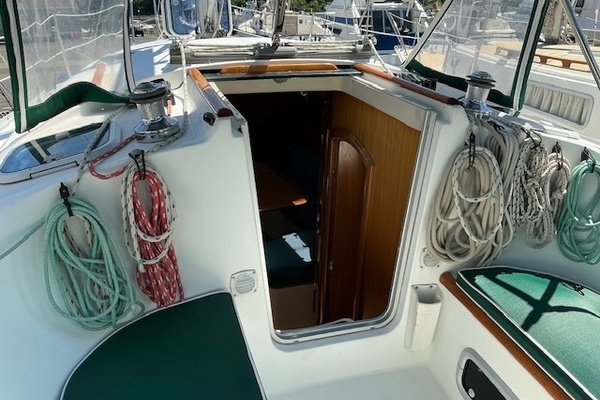 Destiny 32ft Beneteau Yacht For Sale