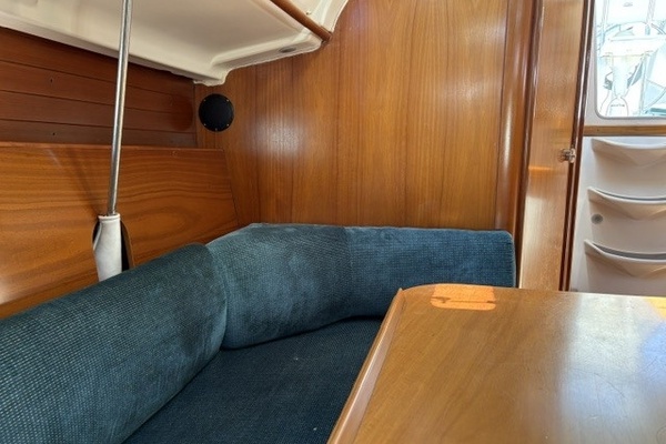 Destiny 32ft Beneteau Yacht For Sale