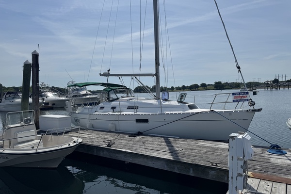 Destiny 32ft Beneteau Yacht For Sale