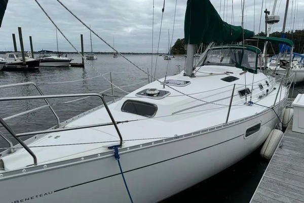 32-ft-Beneteau-2000-Oceanis 321-Destiny SALEM Massachusetts United States  yacht for sale