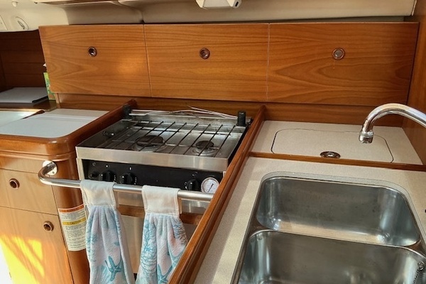 Destiny 32ft Beneteau Yacht For Sale