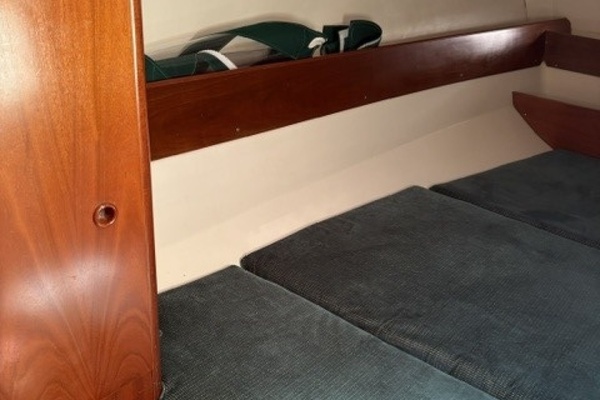 Destiny 32ft Beneteau Yacht For Sale