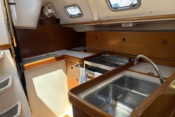 Destiny 32ft Beneteau Yacht For Sale