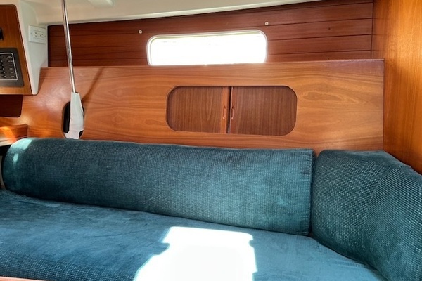 Destiny 32ft Beneteau Yacht For Sale