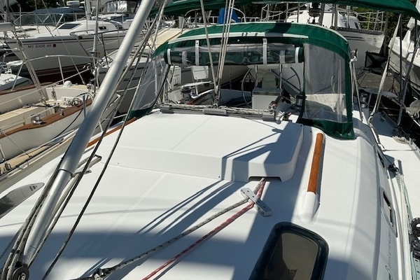 Destiny 32ft Beneteau Yacht For Sale
