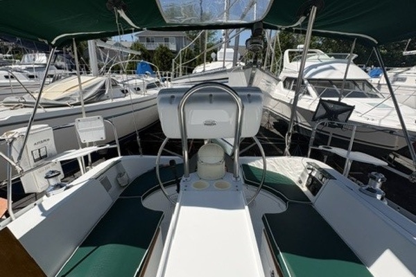 Destiny 32ft Beneteau Yacht For Sale
