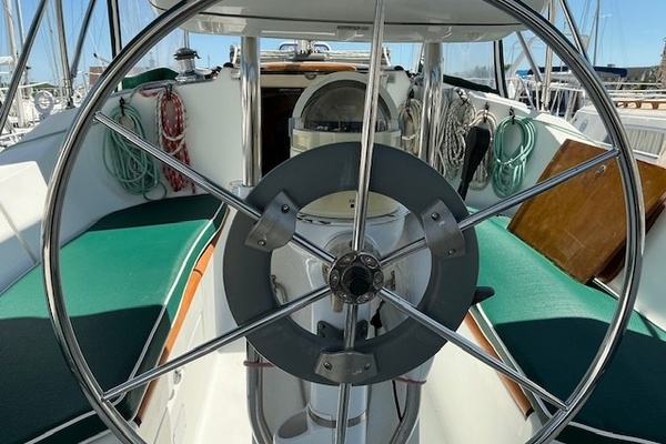 Destiny 32ft Beneteau Yacht For Sale
