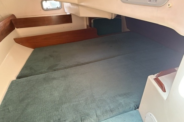 Destiny 32ft Beneteau Yacht For Sale