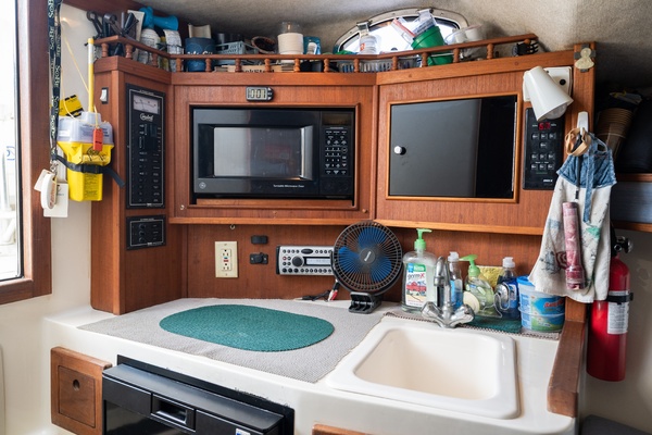 28ft Carolina Classic Yacht For Sale