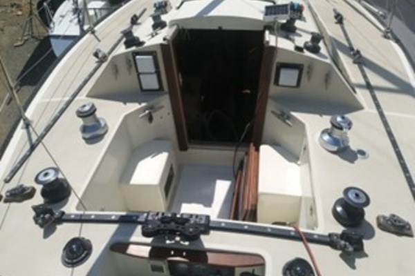 Watermark 33ft Carter Yacht For Sale