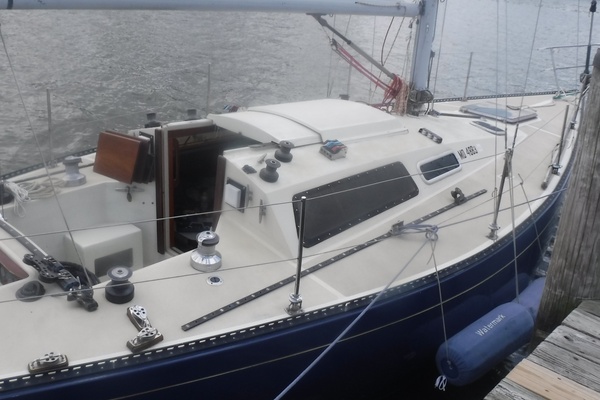 Watermark 33ft Carter Yacht For Sale